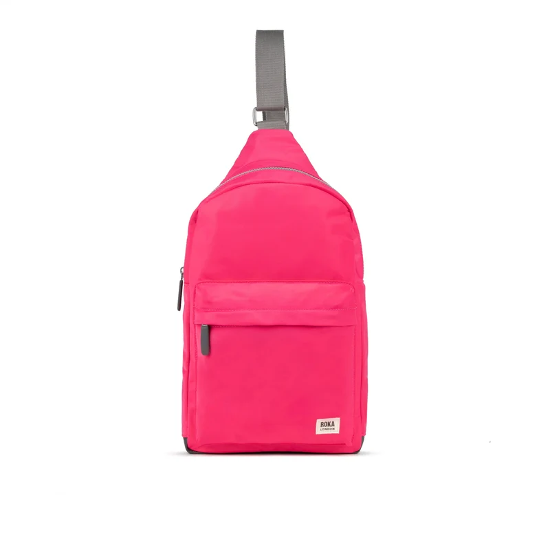 ROKA Willesden B XL Tasche aus recyceltem Nylon – Sparkling Cosmo