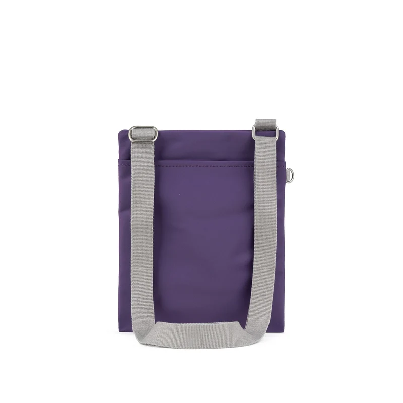 ROKA Chelsea B Majestic Purple Tasche aus recyceltem Nylon