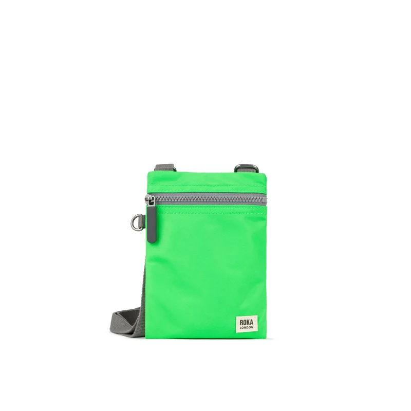 ROKA Chelsea Shamrock-Tasche aus recyceltem Nylon