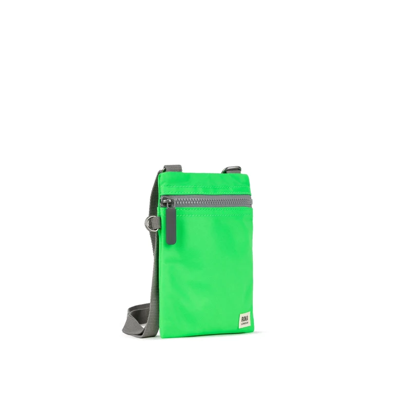ROKA Chelsea Shamrock-Tasche aus recyceltem Nylon