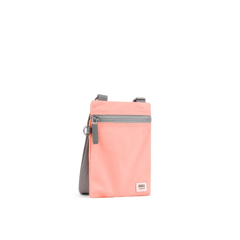 ROKA Chelsea Punch-Tasche aus recyceltem Nylon
