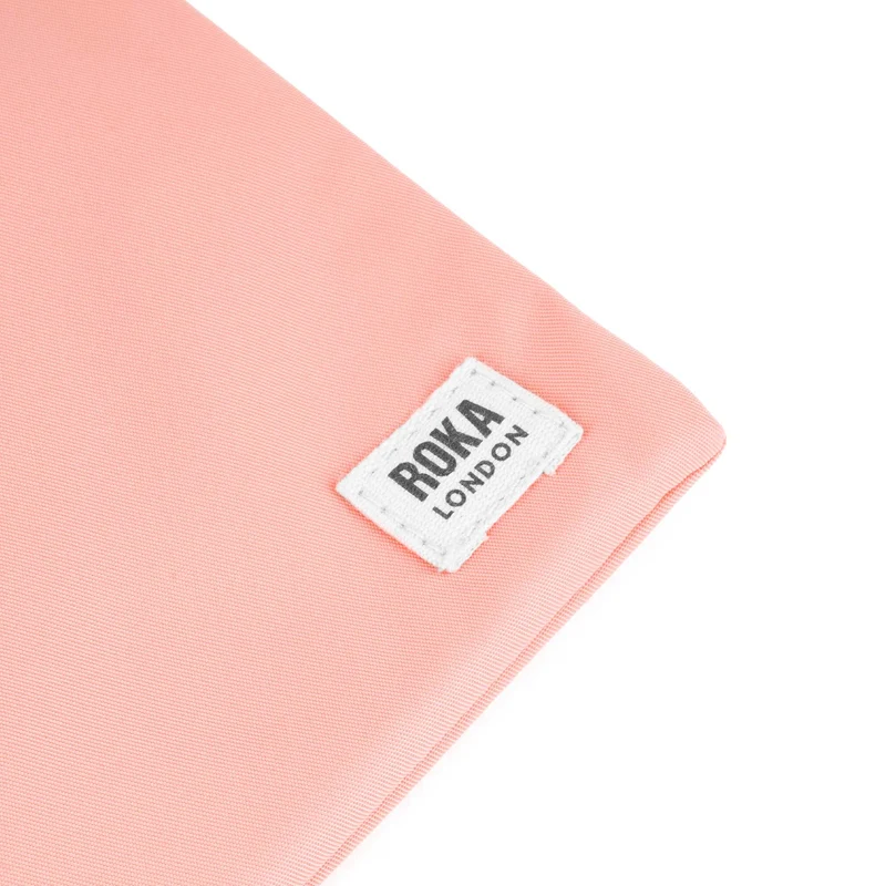 ROKA Chelsea Punch-Tasche aus recyceltem Nylon