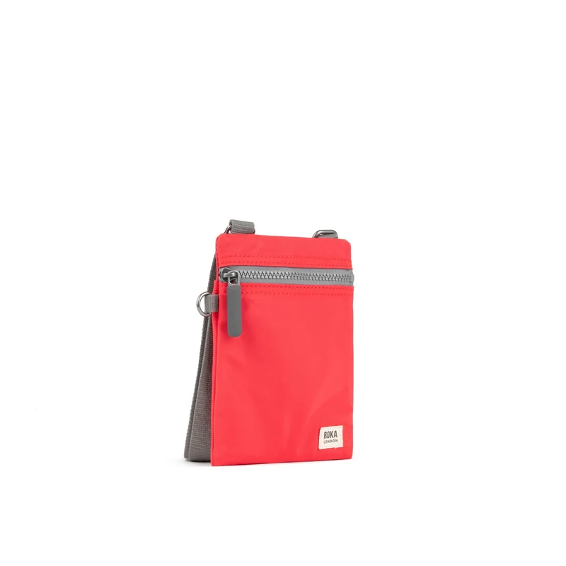 ROKA Chelsea Poppy-Tasche aus recyceltem Nylon