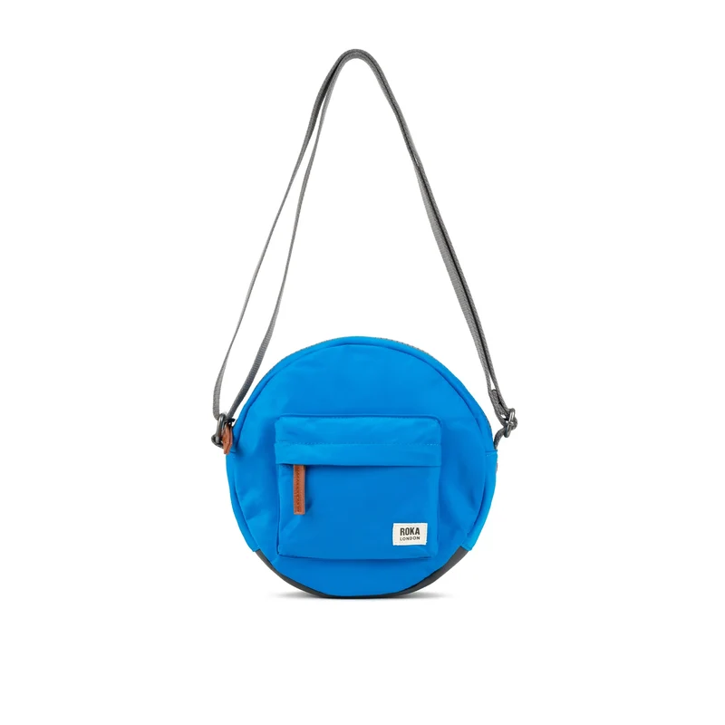 ROKA Paddington Kleine Tasche aus recyceltem Nylon – Neonblau