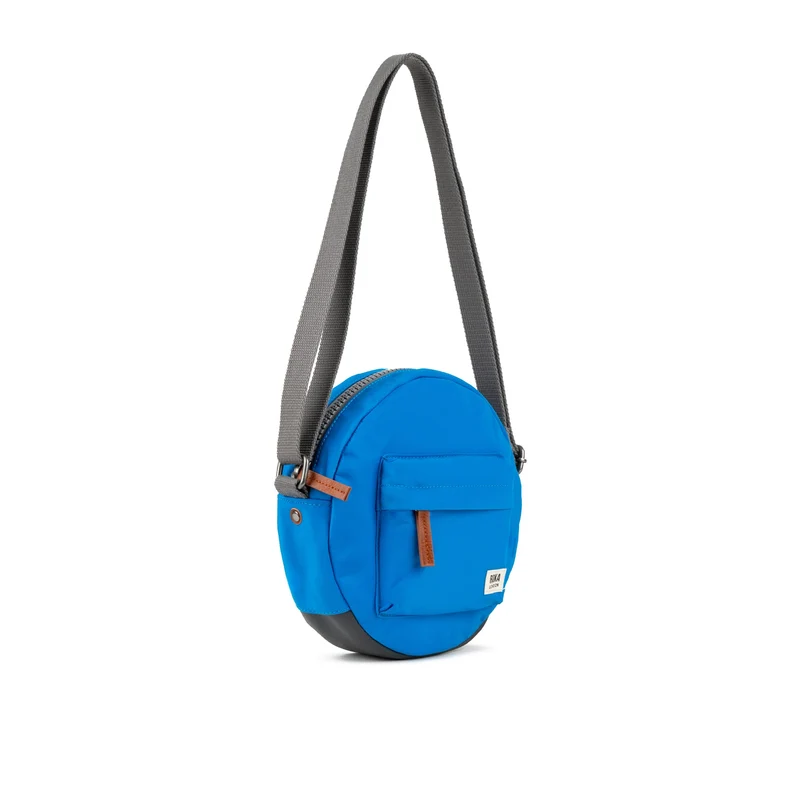 ROKA Paddington Kleine Tasche aus recyceltem Nylon – Neonblau