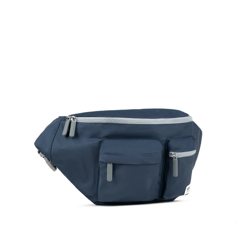 ROKA Ovale M XL-Tasche aus recyceltem Nylon - Mitternacht