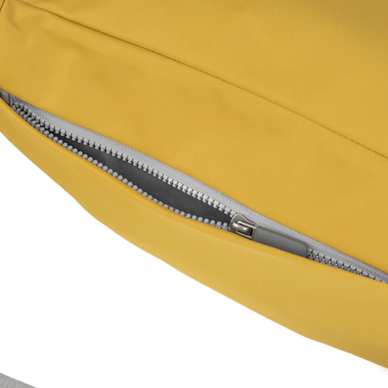 ROKA Ovale M XL-Tasche aus recyceltem Nylon - Mais