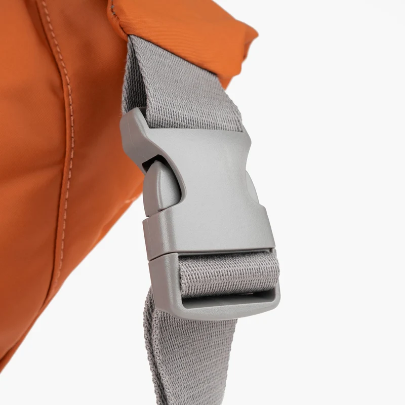 ROKA Ovale M XL-Tasche aus recyceltem Nylon - Gebranntes Orange