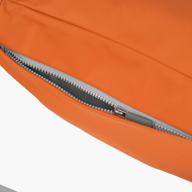ROKA Ovale M XL-Tasche aus recyceltem Nylon - Gebranntes Orange