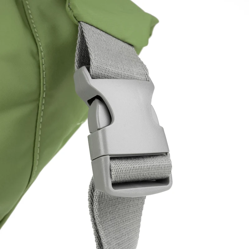 ROKA Ovale M XL-Tasche aus recyceltem Nylon - Avocado