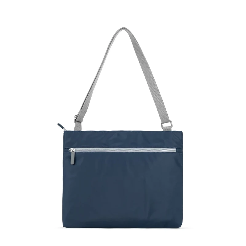 ROKA Mittelgroße Tasche Moorgate M aus recyceltem Nylon - Mitternacht