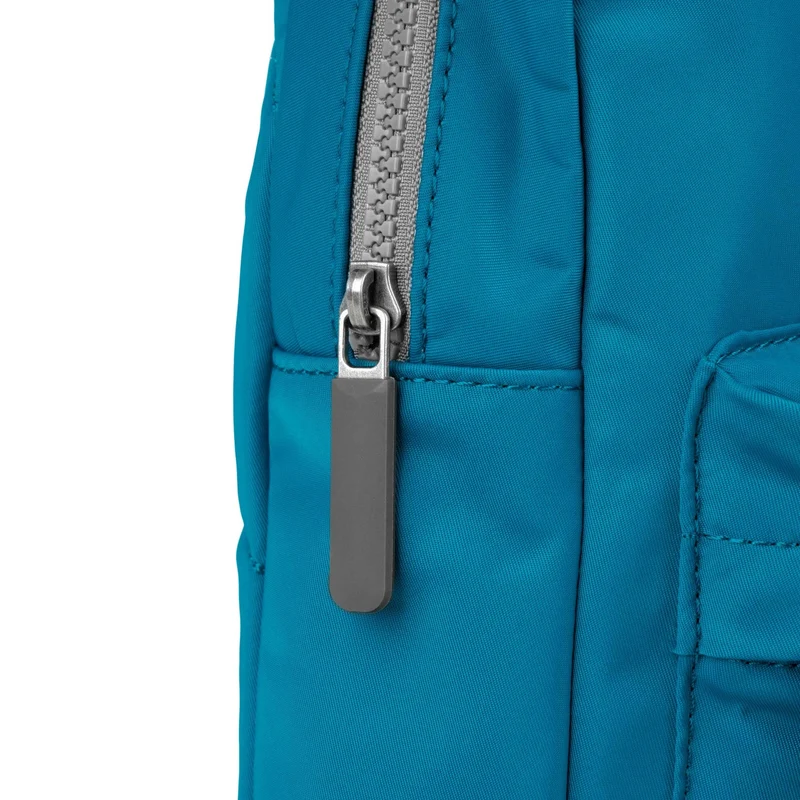 ROKA Willesden B XL Tasche aus recyceltem Nylon - Hafen