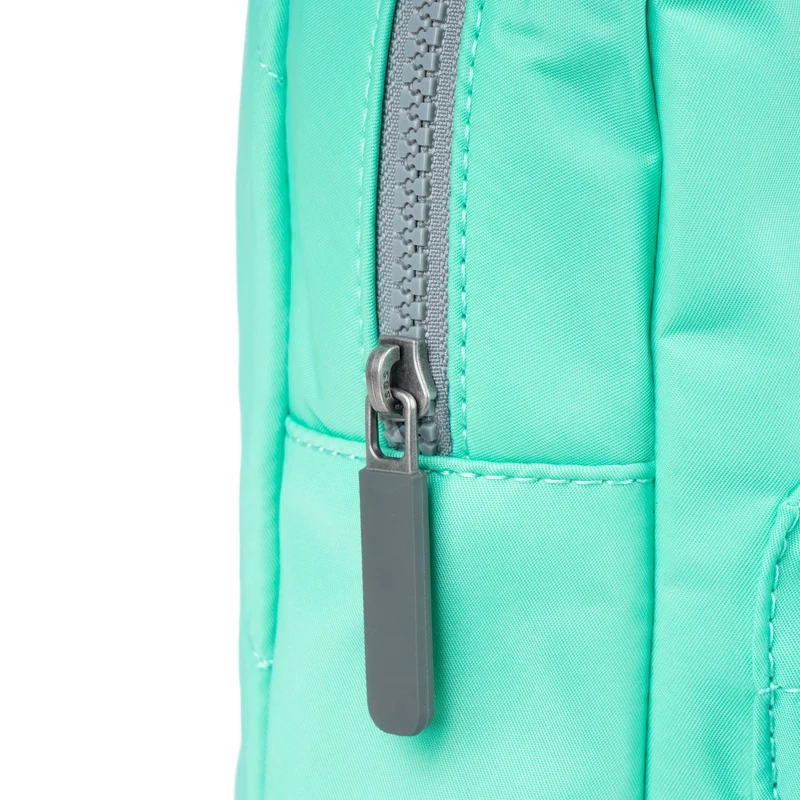 ROKA Willesden B XL Tasche aus recyceltem Nylon - Capri