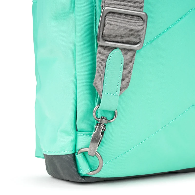 ROKA Willesden B XL Tasche aus recyceltem Nylon - Capri