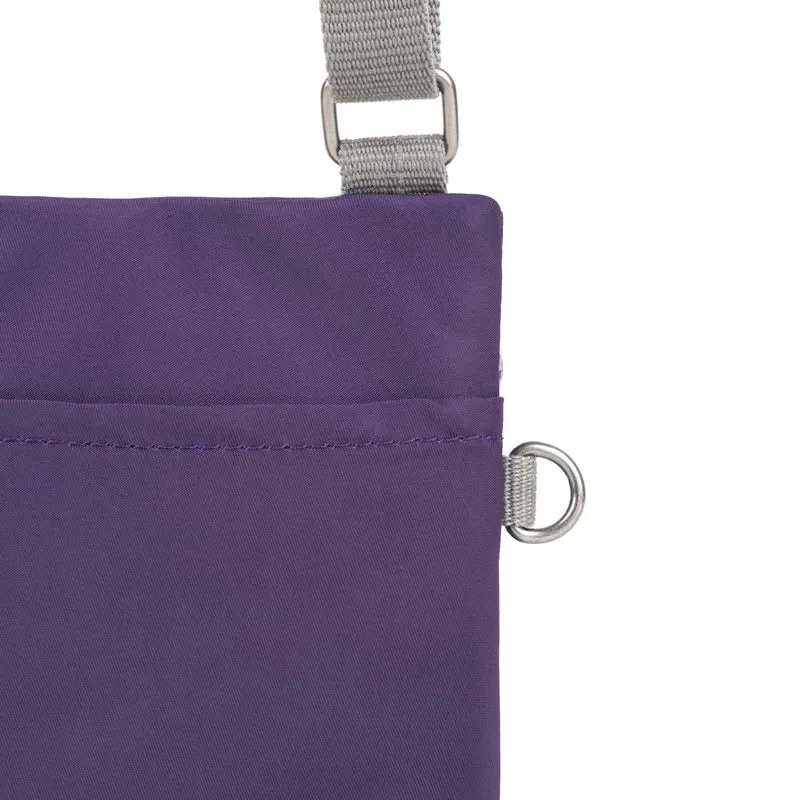 ROKA Chelsea Majestic Purple Tasche aus recyceltem Nylon