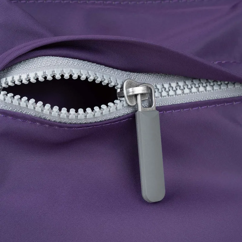 ROKA Mittelgroße Tasche Moorgate M aus recyceltem Nylon - Majestätische Lila