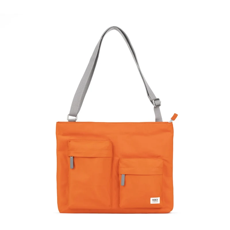 ROKA Mittelgroße Tasche Moorgate M aus recyceltem Nylon - Gebranntes Orange