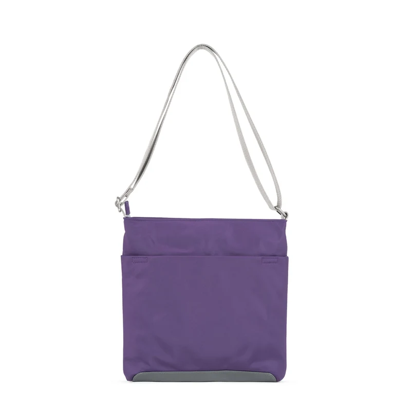 ROKA Kennington M Mittlere Tasche aus recyceltem Nylon – Majestätisches Lila