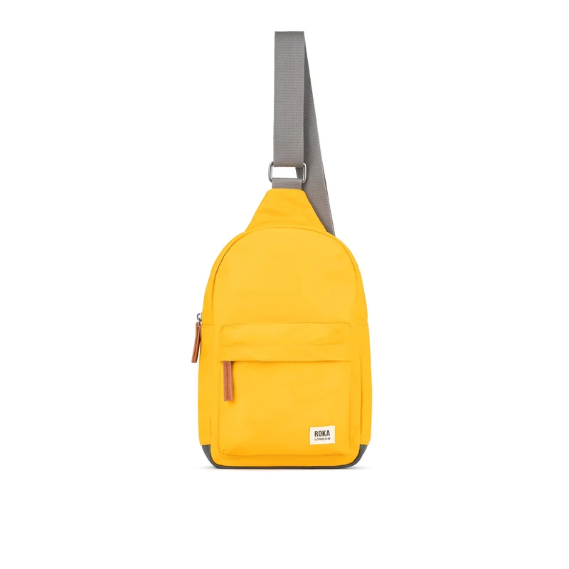 ROKA Willesden B Große Tasche aus recyceltem Nylon – Safran