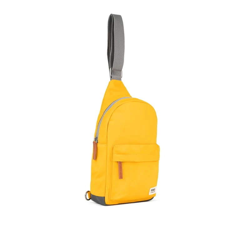 ROKA Willesden B Große Tasche aus recyceltem Nylon – Safran