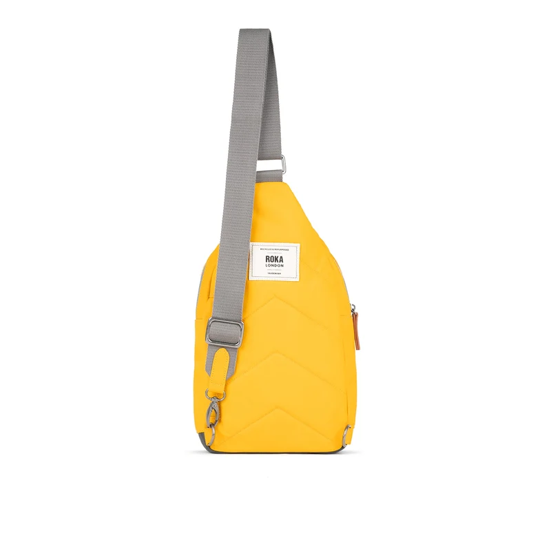 ROKA Willesden B Große Tasche aus recyceltem Nylon – Safran