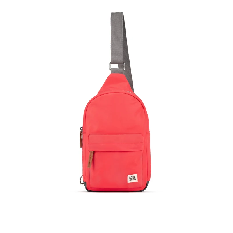 ROKA Willesden B Große Tasche aus recyceltem Nylon - Mohnblume