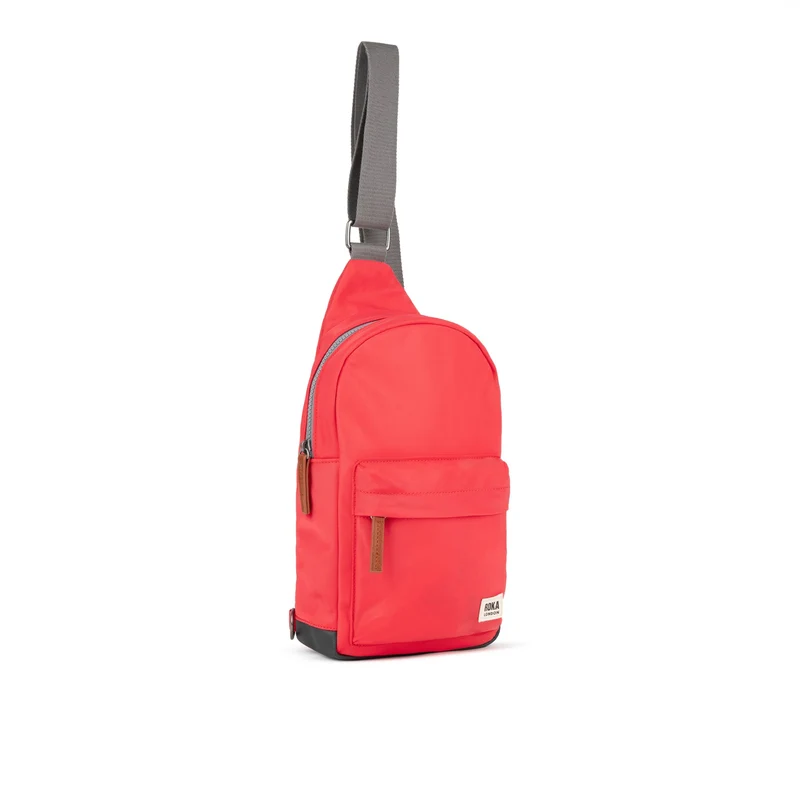 ROKA Willesden B Große Tasche aus recyceltem Nylon - Mohnblume