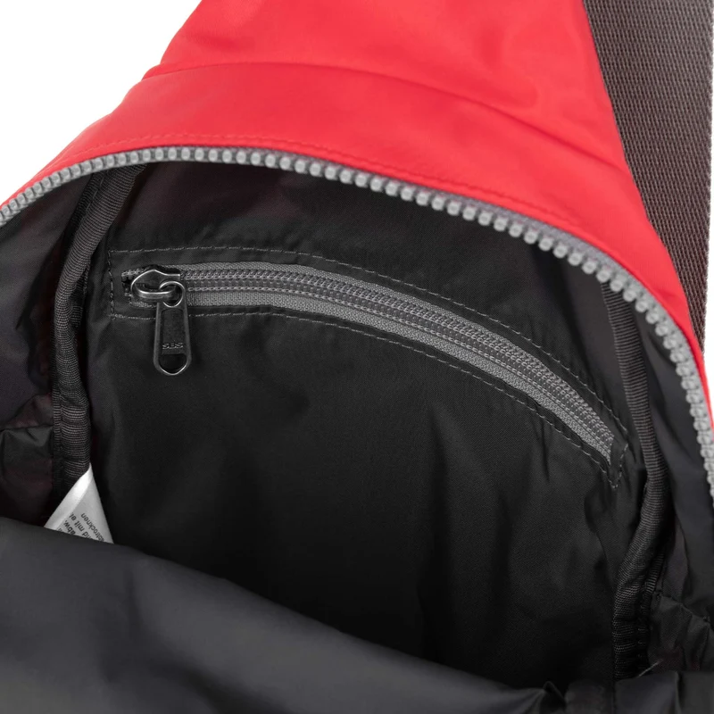 ROKA Willesden B Große Tasche aus recyceltem Nylon - Mohnblume