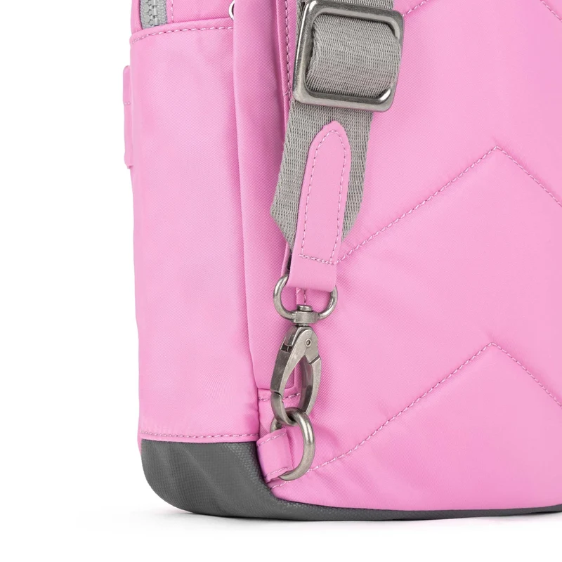ROKA Willesden B Große Tasche aus recyceltem Nylon – Orchidee