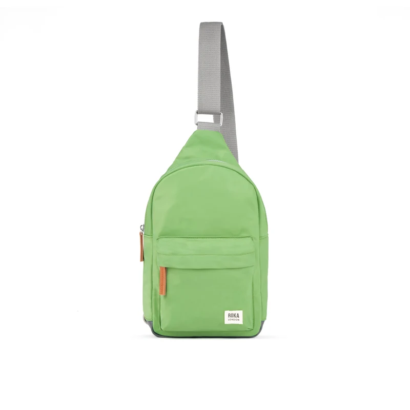 ROKA Willesden Große Tasche aus recyceltem Nylon – Kiwi