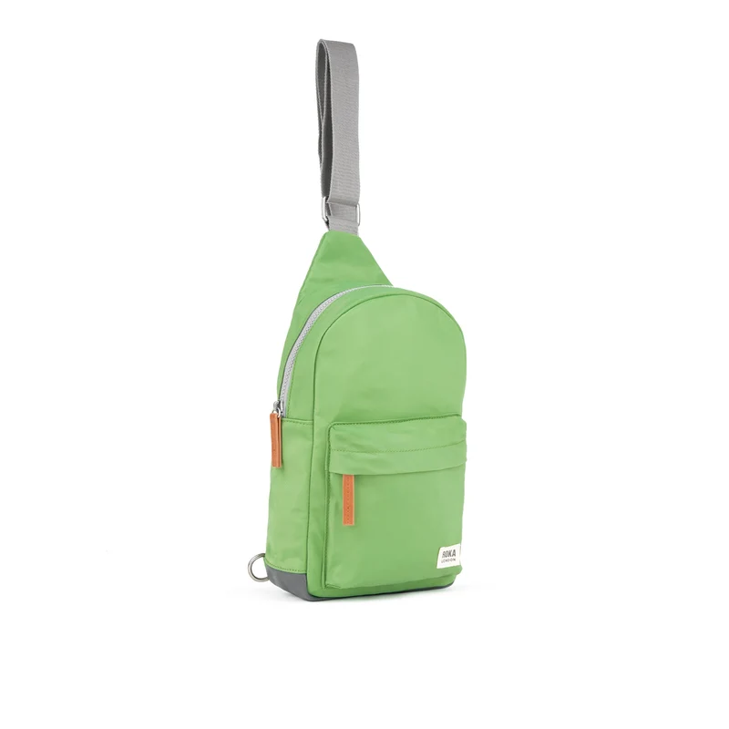 ROKA Willesden Große Tasche aus recyceltem Nylon – Kiwi