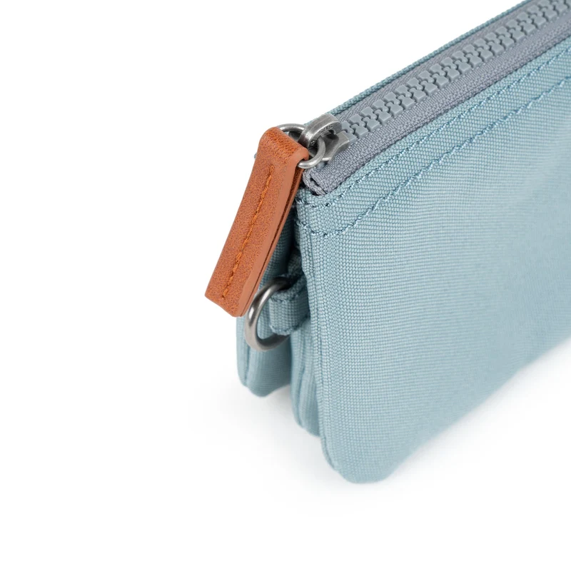 ROKA Carnaby Kleine Geldbörse aus recyceltem Canvas von London Fog