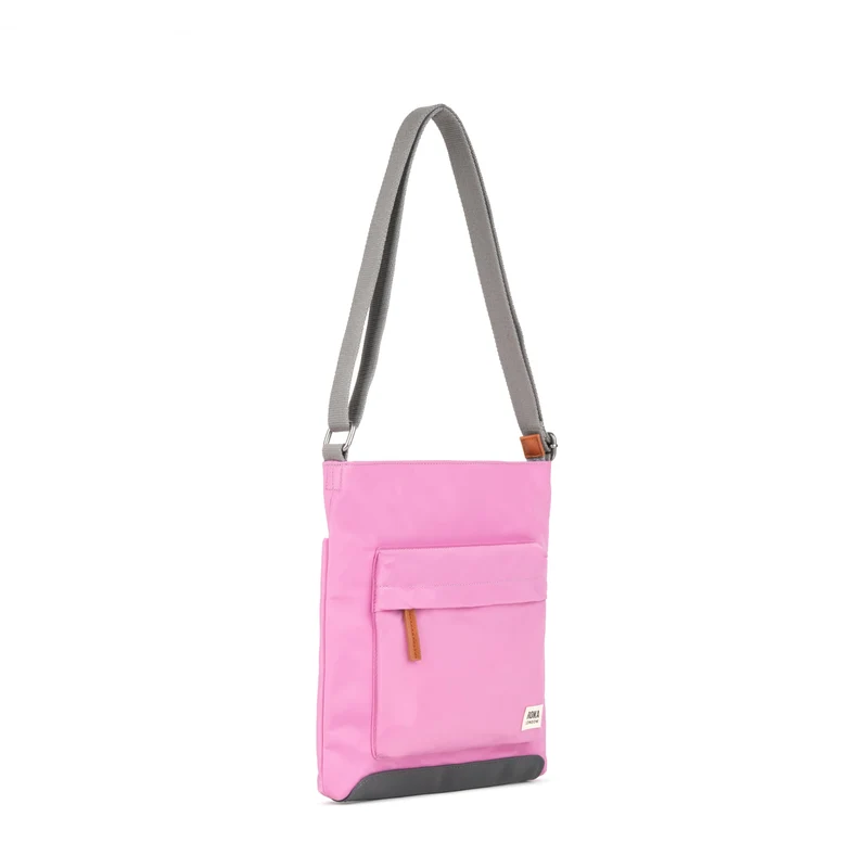 ROKA Kennington B Mittelgroße Tasche aus recyceltem Nylon – Orchidee