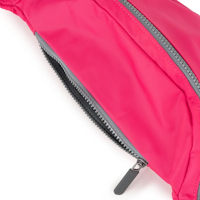 ROKA Mittelgroße Jubilee-Tasche aus recyceltem Nylon - Sparkling Cosmo