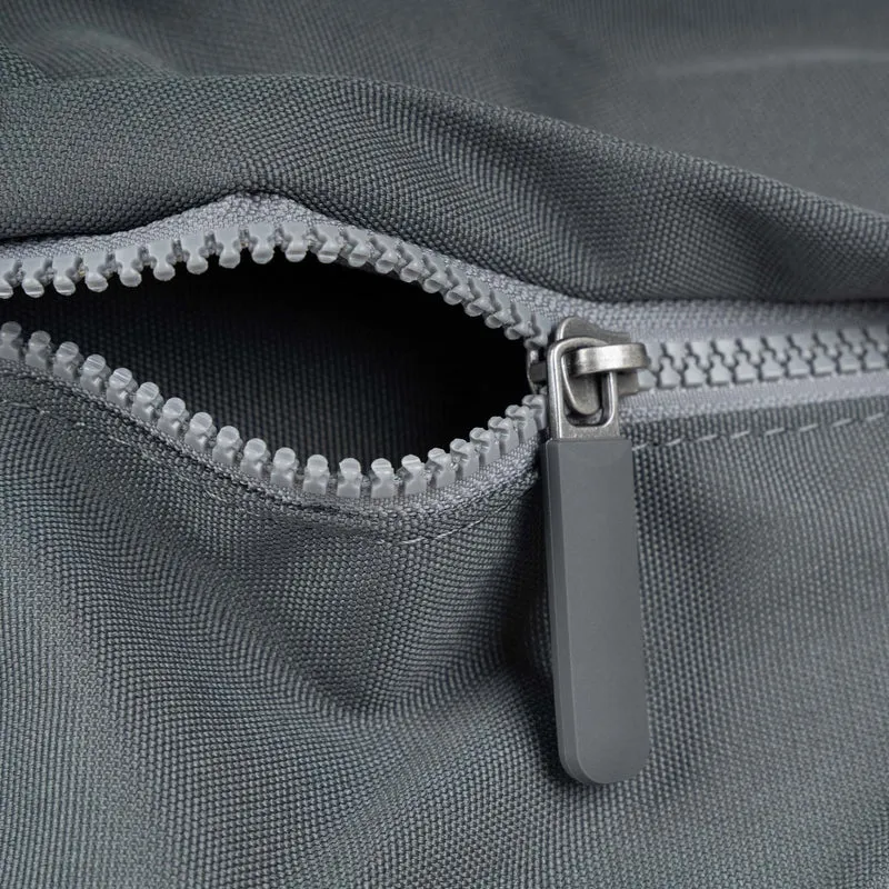 ROKA Trafalgar B Tasche aus recyceltem Canvas - Rauch