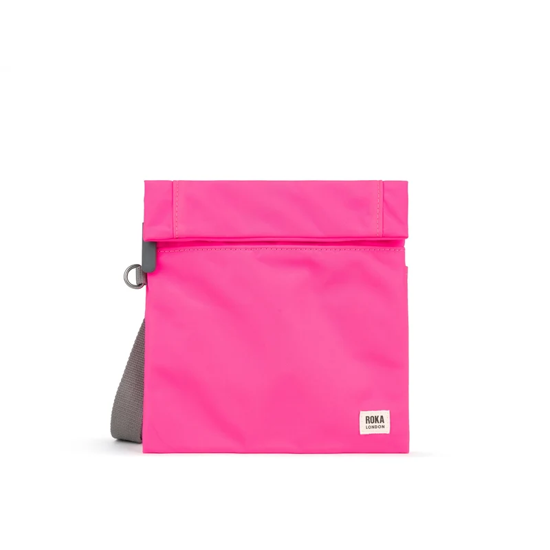 ROKA Kleine Tasche Stratford aus recyceltem Nylon - Neonpink