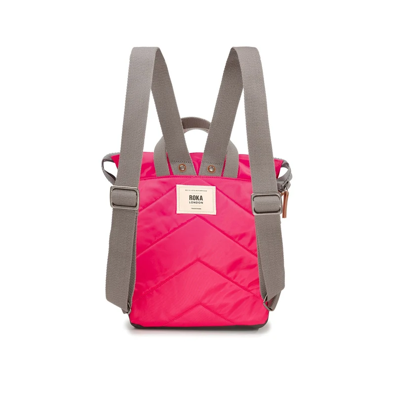 ROKA Bantry B Sparkling Cosmo Kleine Tasche aus recyceltem Nylon