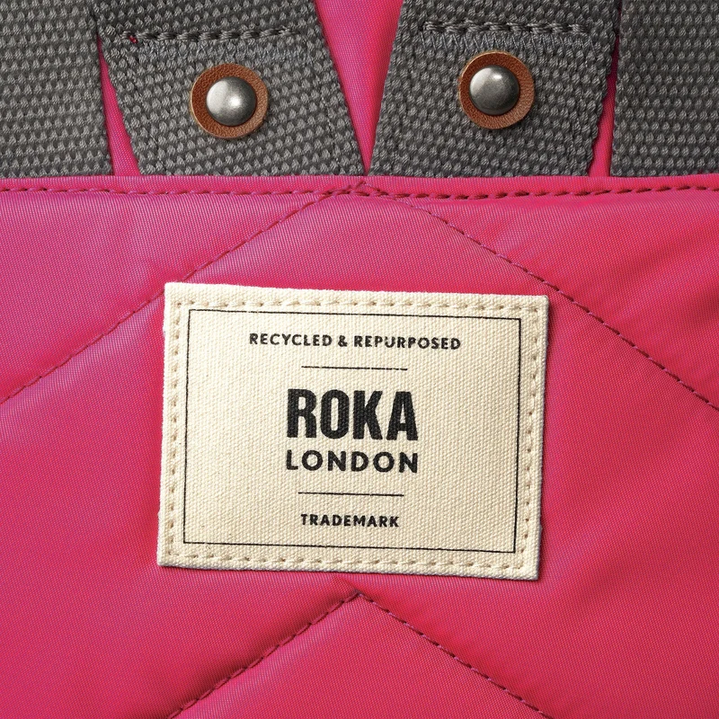 ROKA Bantry B Sparkling Cosmo Kleine Tasche aus recyceltem Nylon