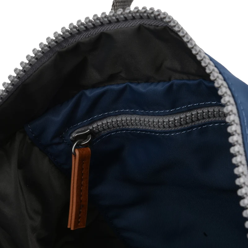 ROKA Canfield B Pacific Medium Tasche aus recyceltem Nylon