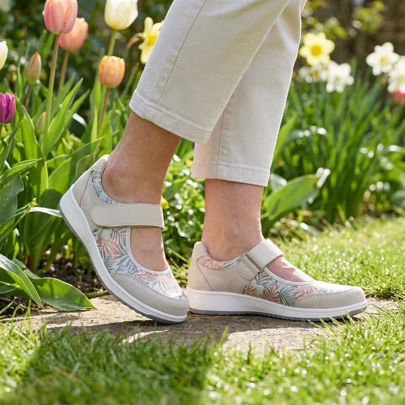 Wide Fit Leather Mary Janes - BRK42012 / 328 095 - BEIGE FLORAL