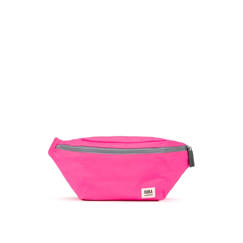ROKA Mittelgroße Tasche „Jubilee“ aus recyceltem Nylon – Neonpink