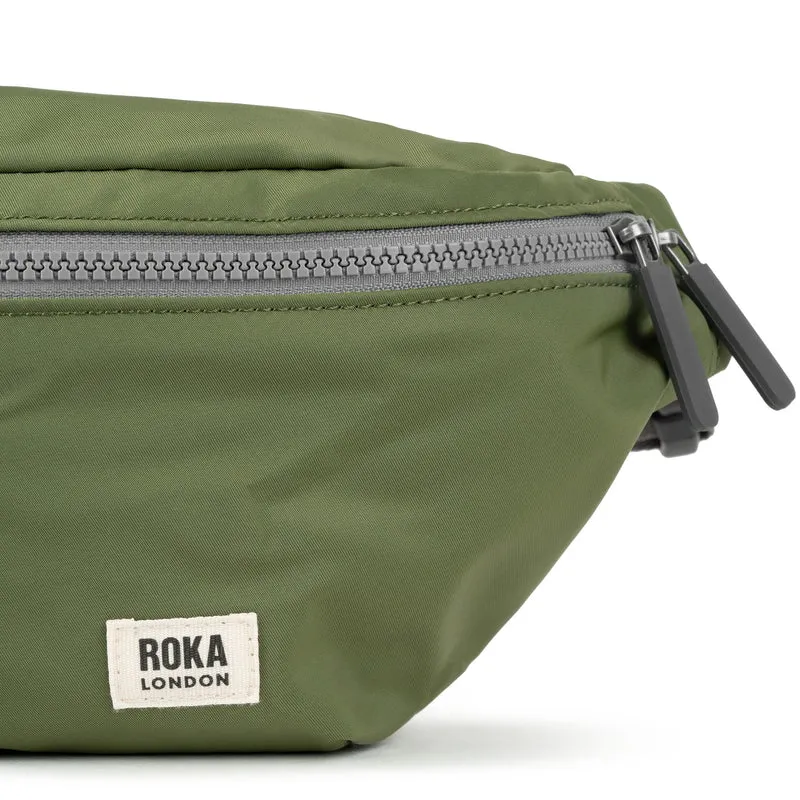ROKA Mittelgroße Jubilee-Tasche aus recyceltem Nylon - Avocado