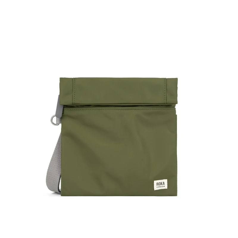 ROKA Kleine Stratford-Tasche aus recyceltem Nylon – Militärgrün