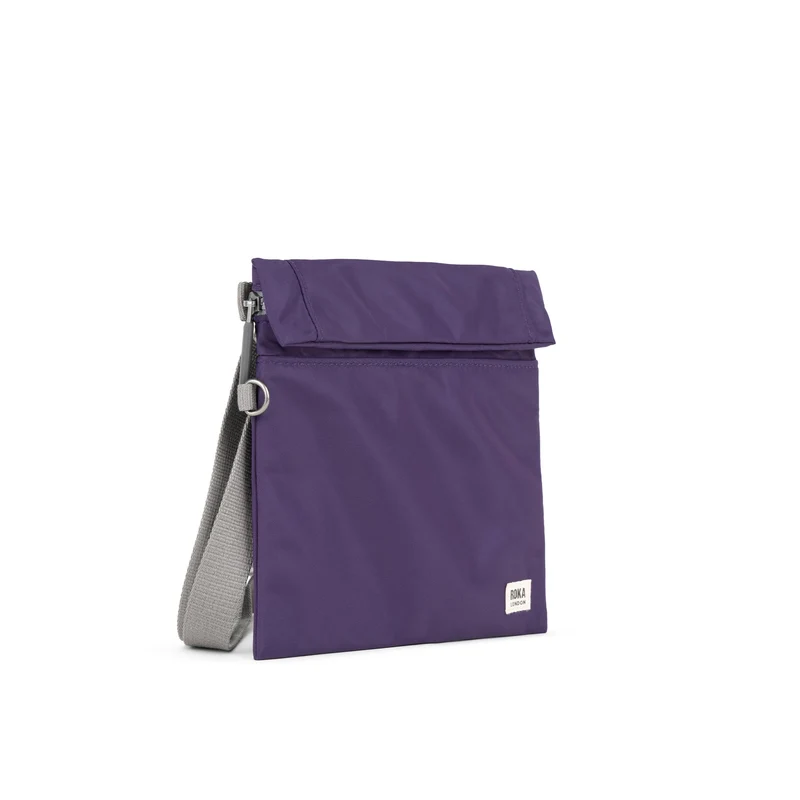 ROKA Kleine Stratford-Tasche aus recyceltem Nylon - Majestätisches Lila