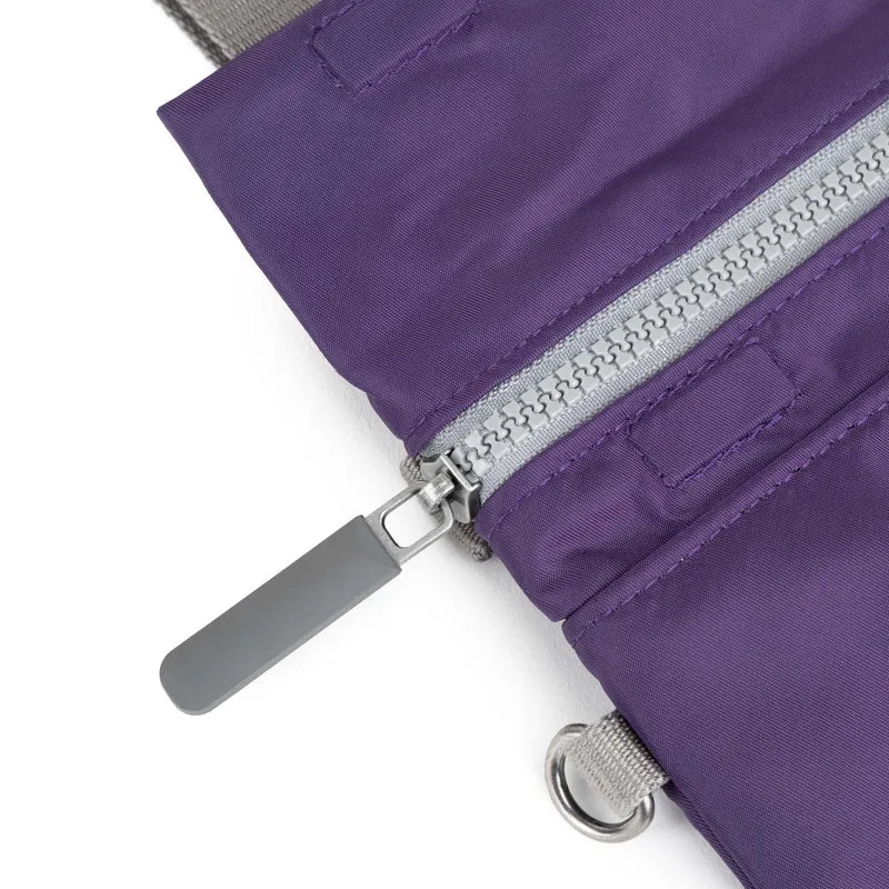 ROKA Kleine Stratford-Tasche aus recyceltem Nylon - Majestätisches Lila