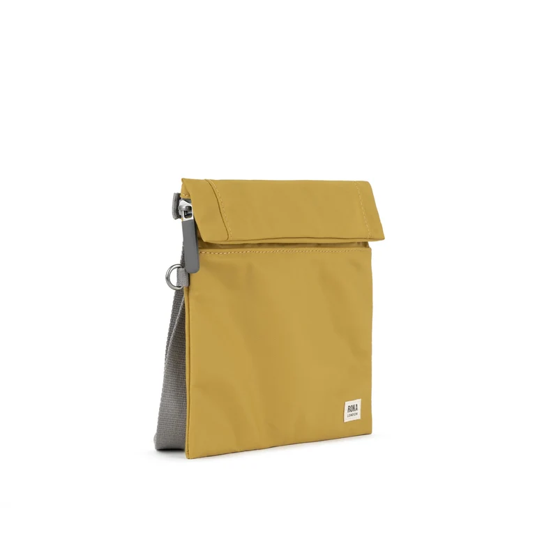 ROKA Kleine Tasche Stratford aus recyceltem Nylon - Mais