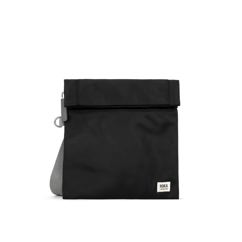 ROKA Kleine Tasche „Stratford“ aus recyceltem Nylon - Schwarz
