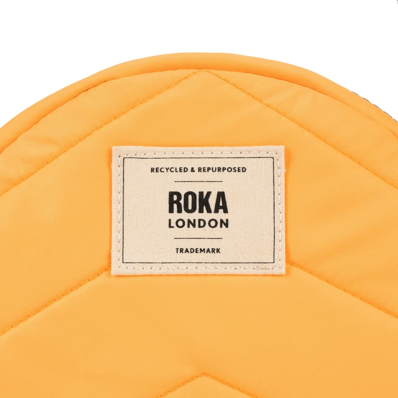 ROKA Paddington B Kleine Tasche aus recyceltem Nylon - Sorbet