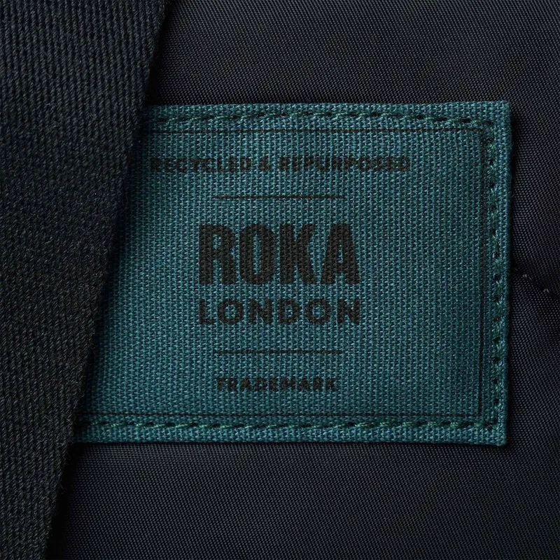 ROKA All Black Willesden Große Tasche aus recyceltem Nylon, Farbe B Teal