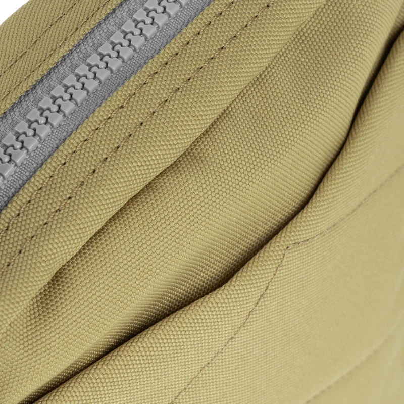 ROKA Bond Khakifarbene Tasche aus recyceltem Canvas